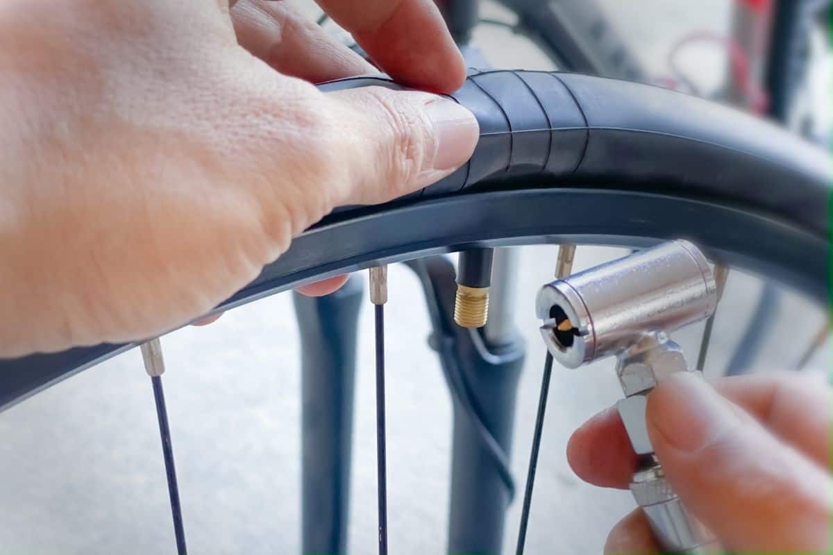 changing inner tube on road bike