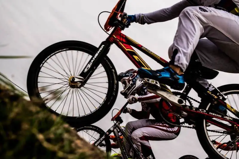 MTB Racers with clip shoes