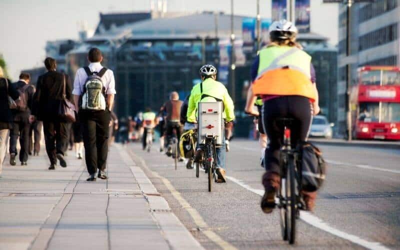 Morning commute with cyclists