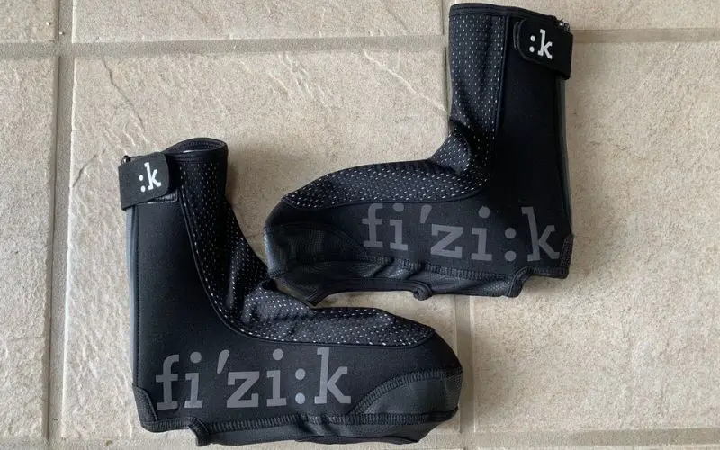 Fizik Winter Shoe Covers on tiles