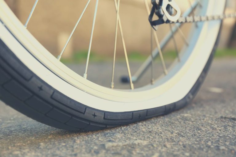 Flat bicycle tire