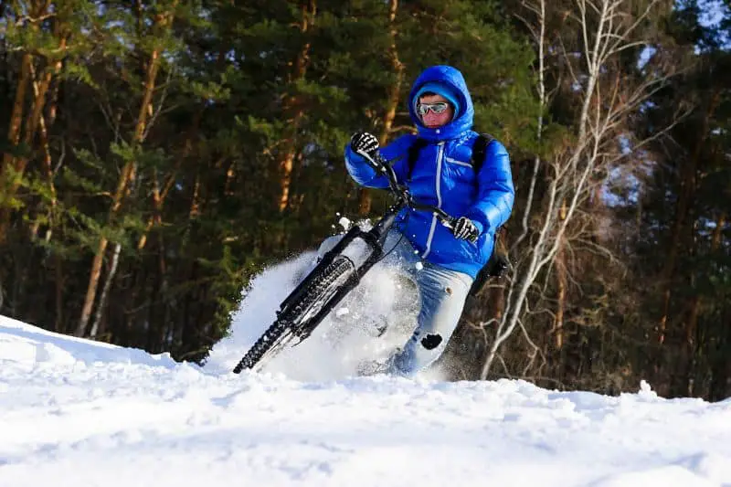 MTB rider in the snow