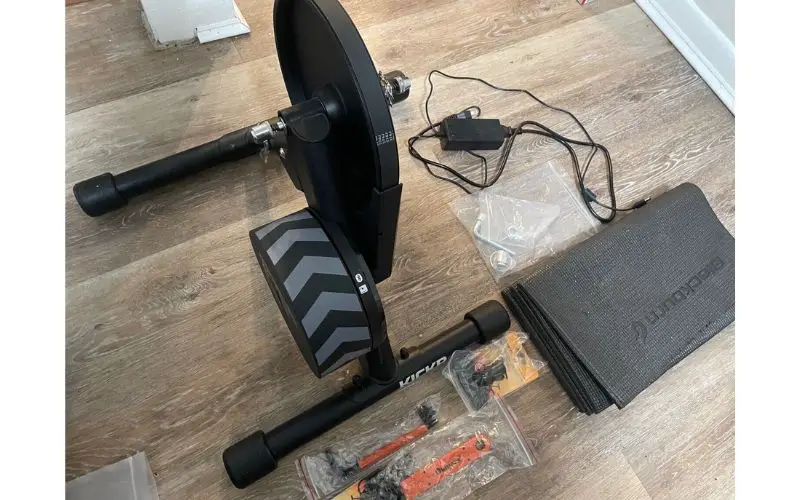 Unpacking Wahoo KIKCR Core trainer